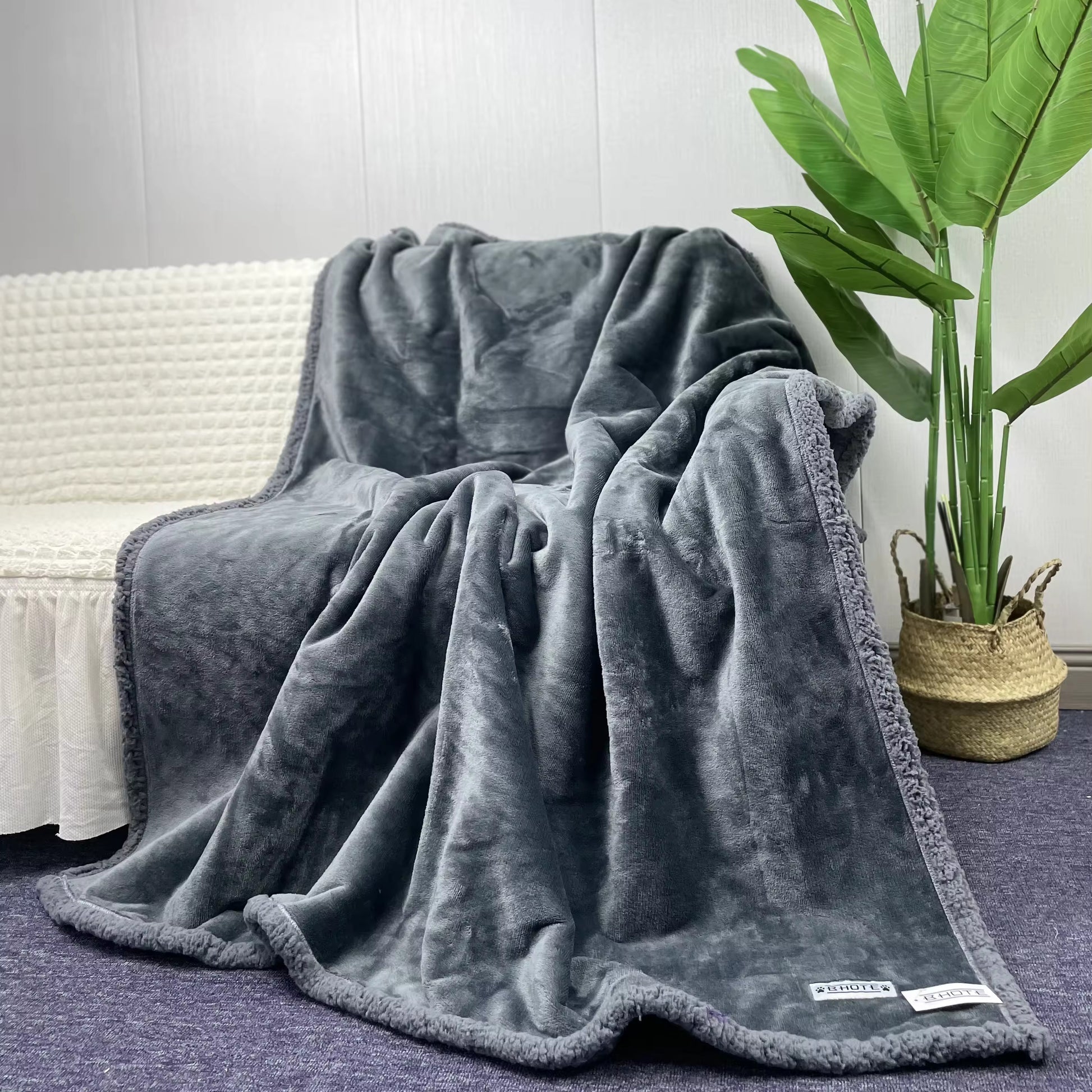 the-waterproof-couplesblanket™